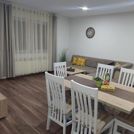 Apartman Danijela Оточац Экстерьер фото