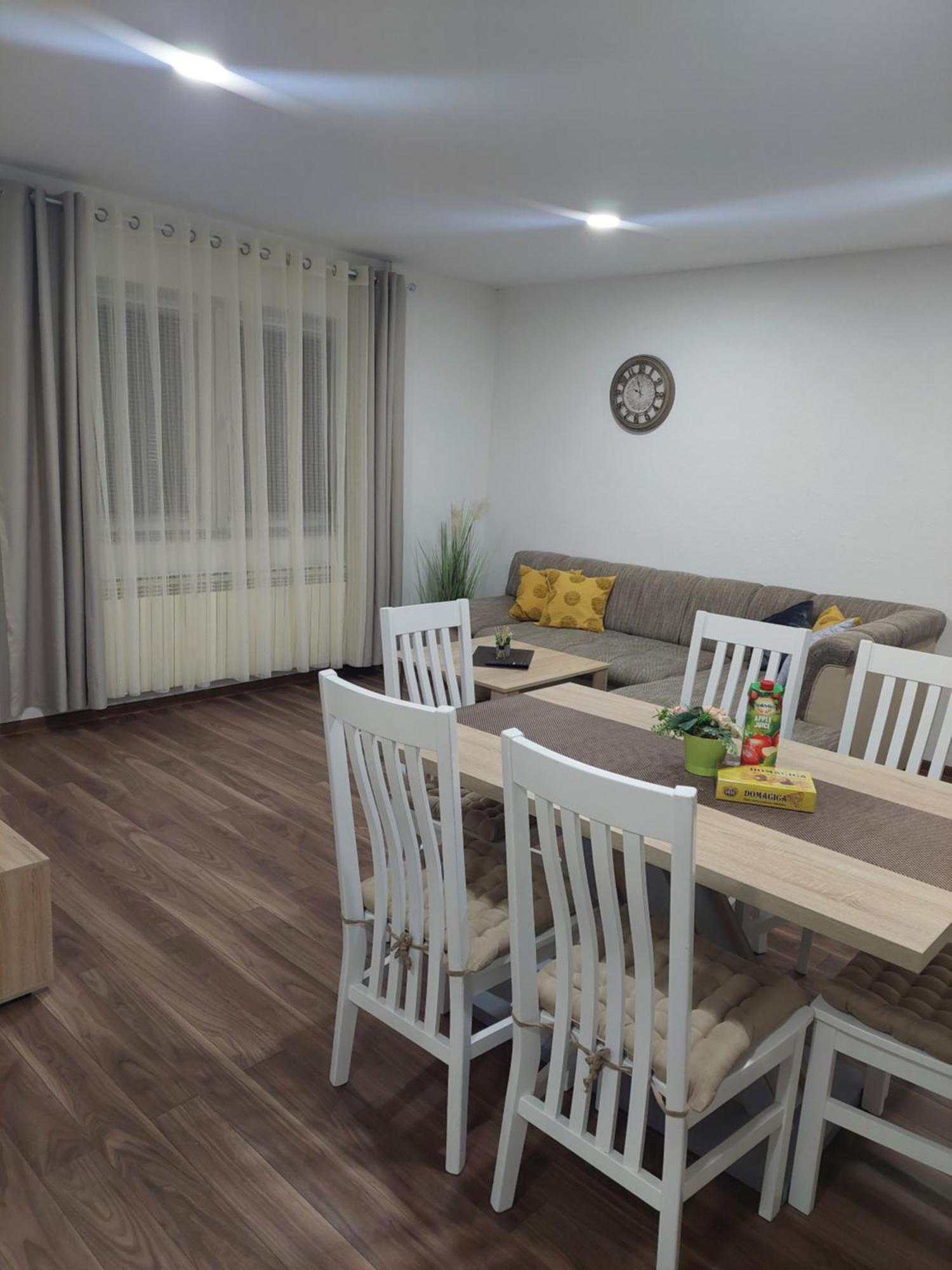 Apartman Danijela Оточац Экстерьер фото