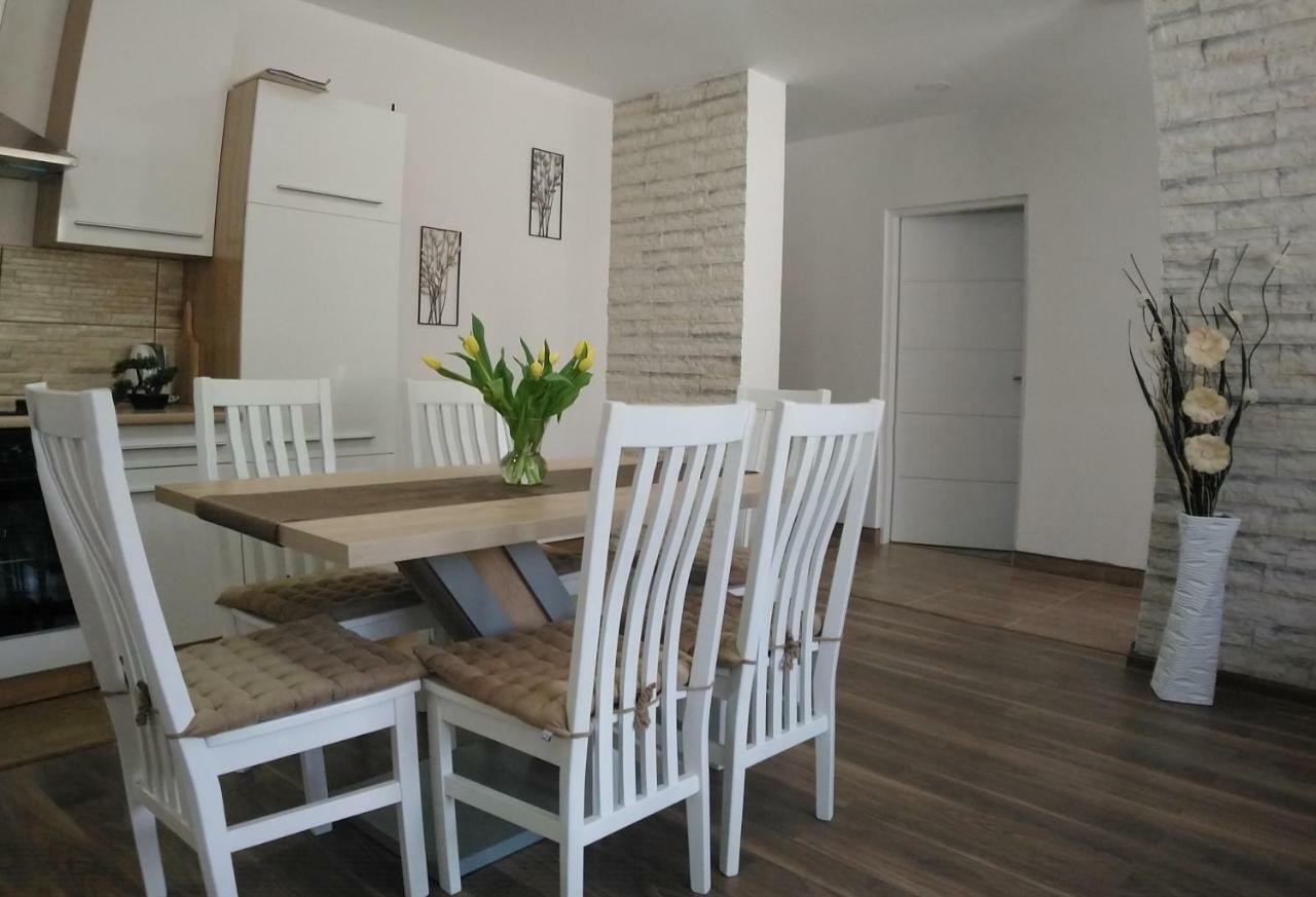 Apartman Danijela Оточац Экстерьер фото